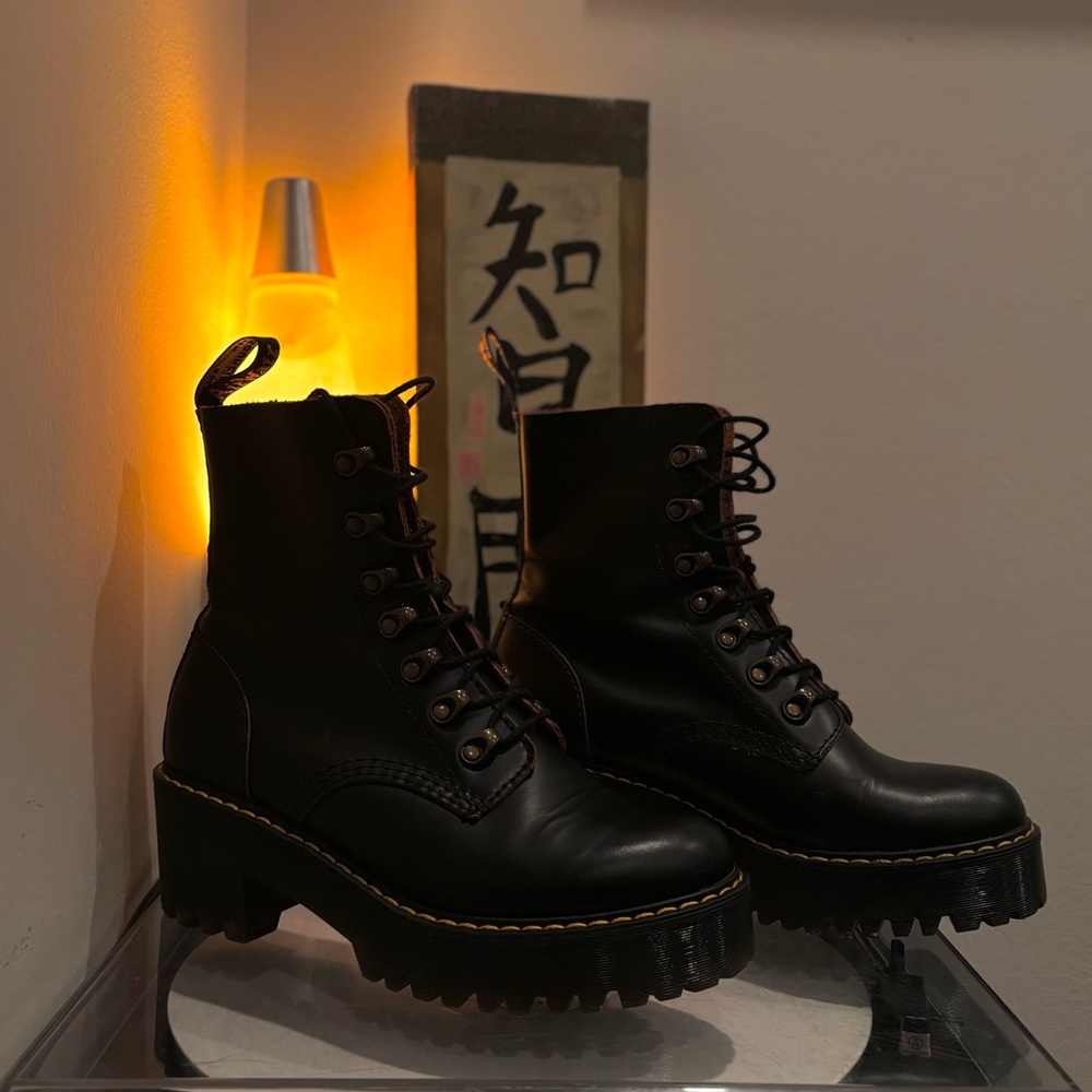 Dr. Marten’s leona vintage smooth leather heeled boots- only worn once